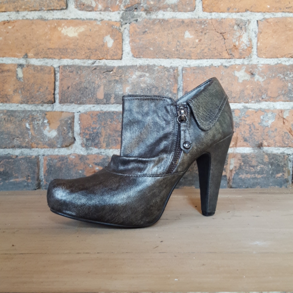 Guess Booties